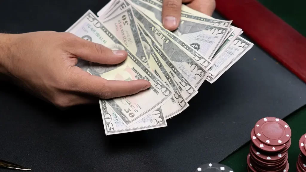 How Do Online Casinos Make Profit